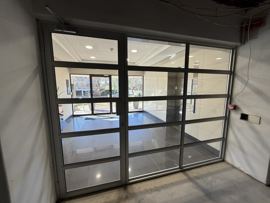 To Let Commercial Property for Rent in Mowbray Western Cape